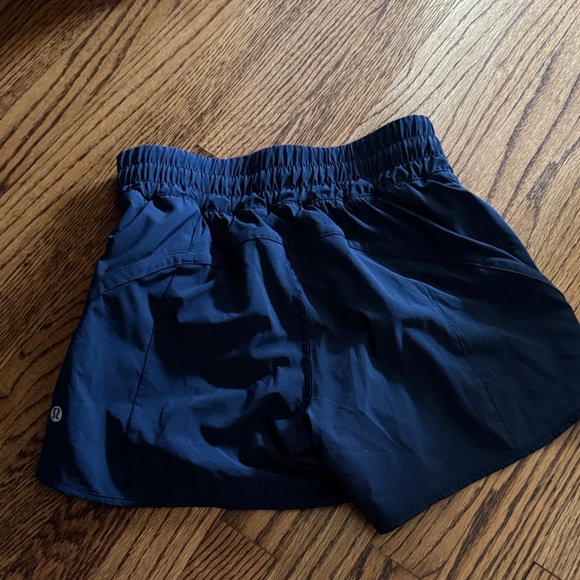 lululemon Women's Blue Running Shorts size 8 - Picture 2 of 4